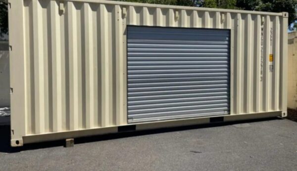 WhatsApp Image 2025-07-10 at 15.32.14 (5) 20ft One Trip Container with Roller door